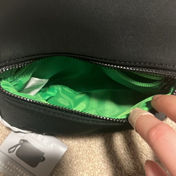 Black Purse - Picture 5 of 6